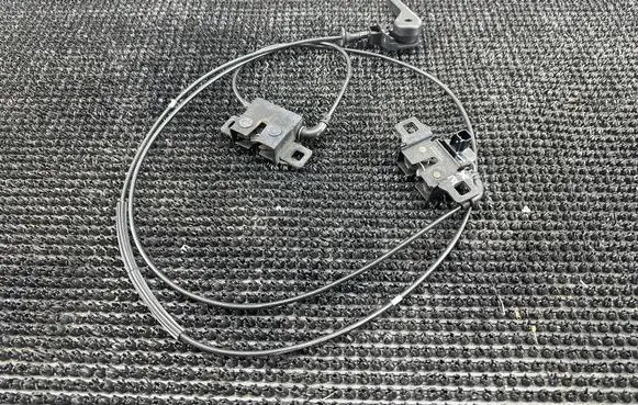 Jaguar XE Engine bonnet/hood lock/catch 5H2216700CB 5H2216700BD