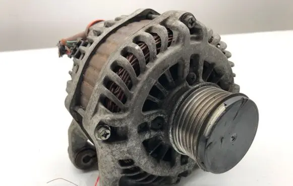 Nissan Juke I F15 Generator/alternator 231003VDIA