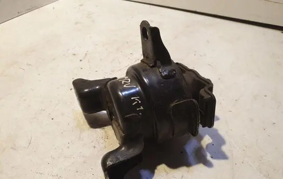 Honda CR-V Engine mount bracket