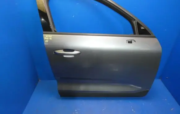 Volvo XC40 Front door