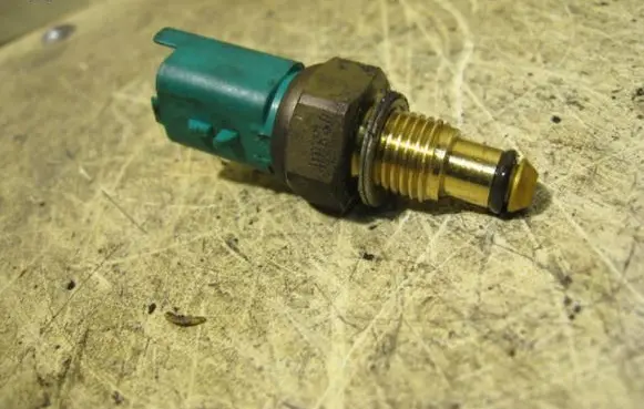KIA Carnival Fuel temperature sensor DELPHI9307503A