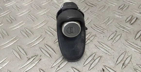 Toyota Yaris Tailgate exterior lock 