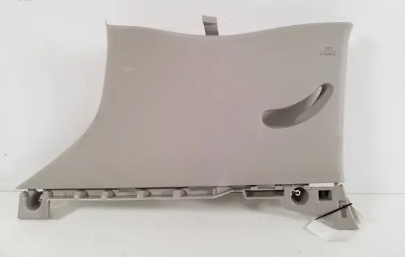 Nissan Leaf II (ZE1) (D)pillar trim (top) 769355SH0A