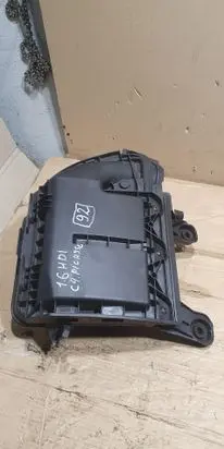 Citroen C4 II Picasso Air filter box 9673061080