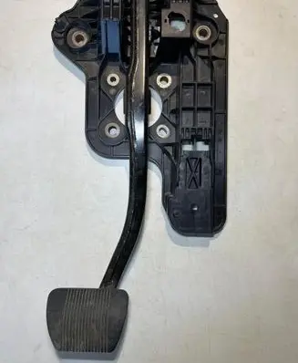 Chrysler Pacifica Brake pedal 04581676AC