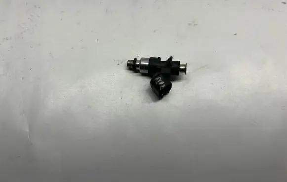 Dodge Challenger Fuel injector 05184085AD 0280158233