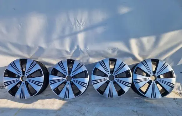 Mercedes-Benz EQA R18 alloy rim 
