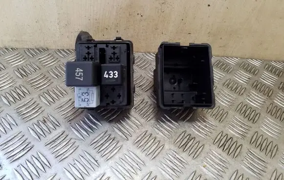 Volkswagen Sharan Relay mounting block 1K0937507C