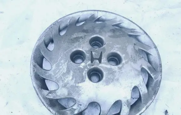 Honda Civic R13 wheel hub/cap/trim 44733sr49300 44733-sr4-9300