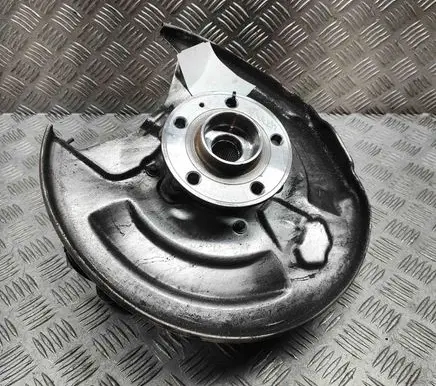 Rear wheel hub