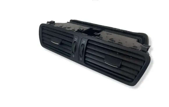 Volkswagen PASSAT B6 Dash center air vent grill 3C1819728E