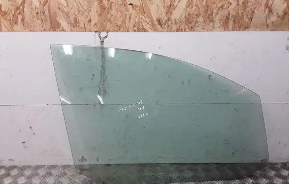 Volkswagen Touran I Front door window glass four-door 43R001582