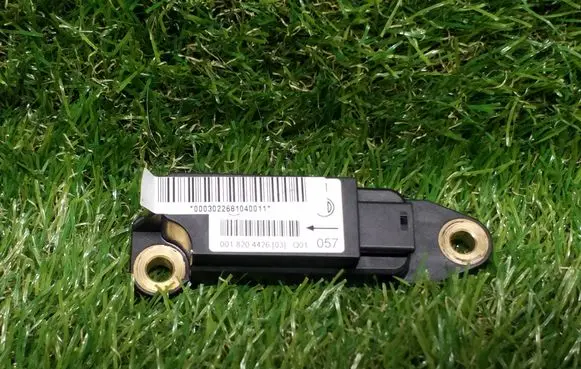 Mercedes-Benz C W203 Airbag deployment crash/impact sensor 0018204426