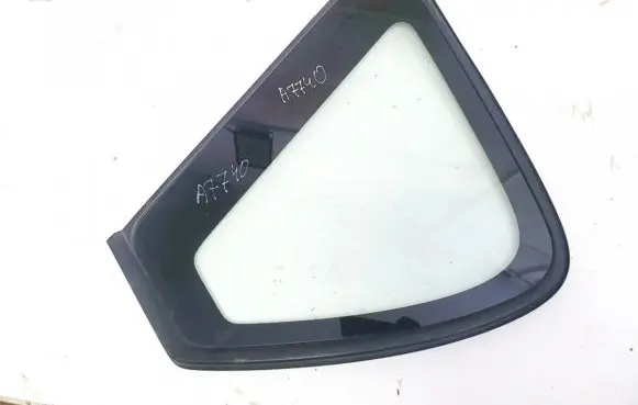 Toyota Corolla Verso E121 Rear side window