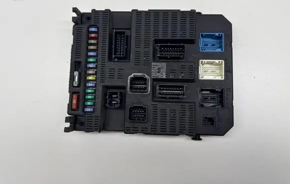 Citroen C4 I Fuse module 9659285580