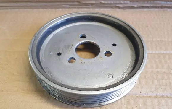 Audi A6 S6 C6 4F Power steering pump pulley 06D145255B