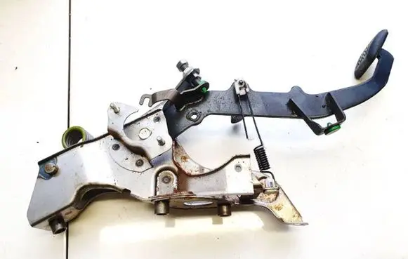 Toyota Avensis T270 Clutch pedal 