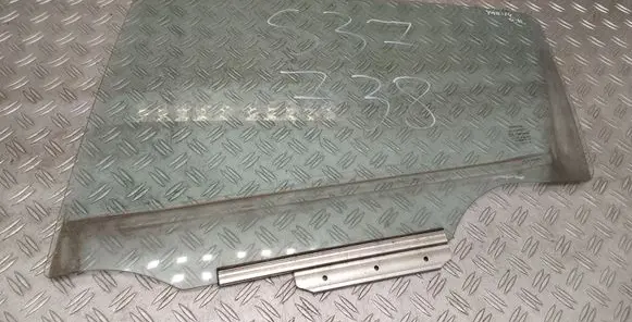 Toyota Yaris Rear door window glass 