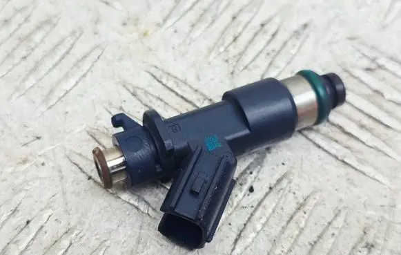 Honda Legend Fuel injector