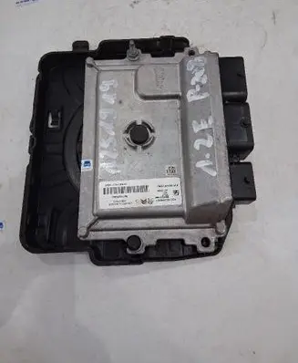 Peugeot 208 I Engine control unit/module ECU 9811545080