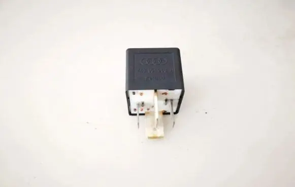 Volkswagen PASSAT B5 Other relay 443951253j 899511000
