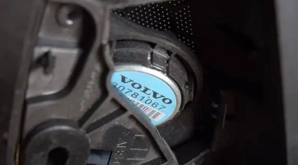 Volvo XC70 Front door speaker 30781067