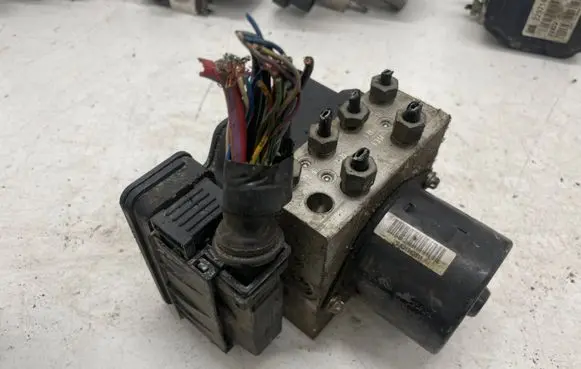 Opel Insignia A ABS Pump 22757649