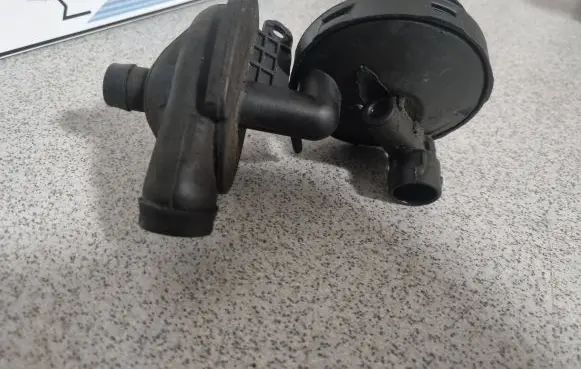 BMW 7 E38 Breather valve 3140360000