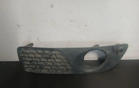 Volvo V70 Front bumper lower grill 30763110 BP3ED