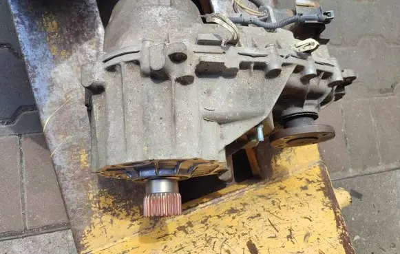 SsangYong Rodius Gearbox transfer box case 7229881 7222707601 722988