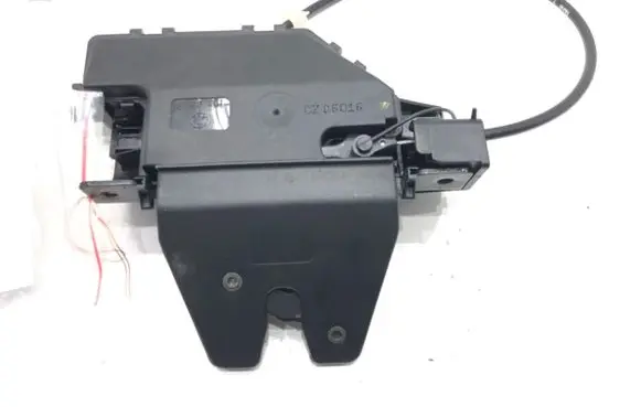 BMW 3 E92 E93 Tailgate exterior lock 8196401