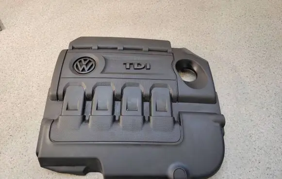 Volkswagen Tiguan Engine cover (trim) 04L103925Q11 04L103925Q