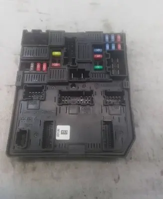 Nissan Qashqai Fuse module 284b75na0a