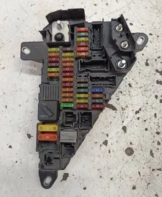 BMW 6 E63 E64 Fuse module 6906603