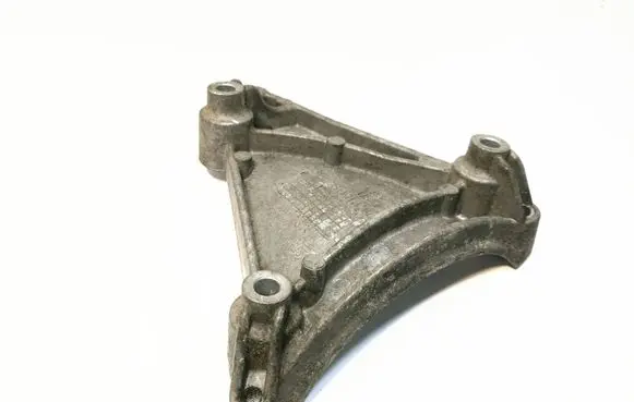Audi A6 S6 C6 4F A/C compressor mount bracket 06E260835c