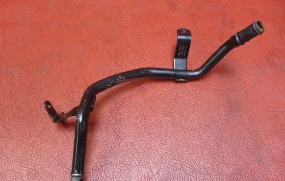 Audi A4 S4 B7 8E 8H Engine coolant pipe/hose 06D121085