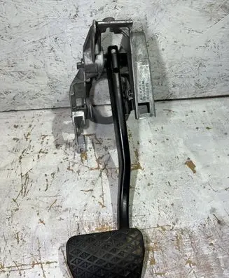BMW 3 E90 E91 Brake pedal 678711
