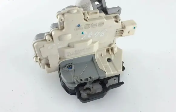 Audi A6 S6 C6 4F Front door lock 4F0839016