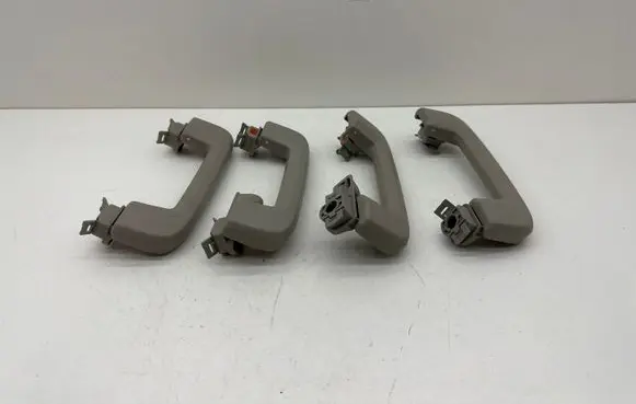 Volvo V60 A set of handles for the ceiling 31305679