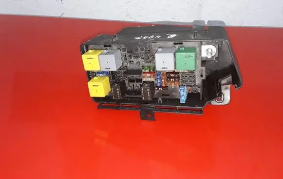 Mercedes-Benz ML W164 Fuse module 119120121