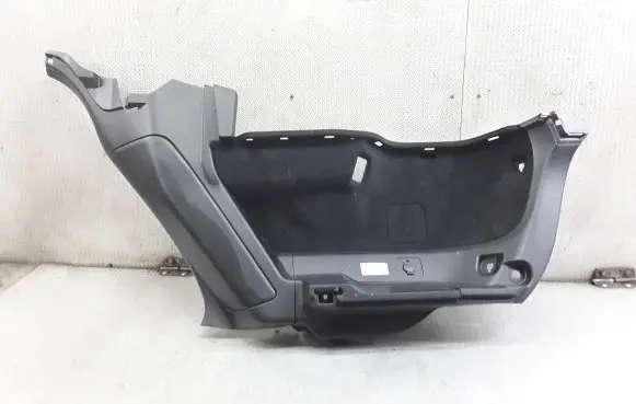Trunk/boot lower side trim panel