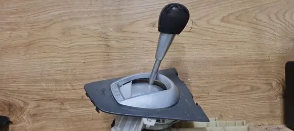Volvo S60 Gear shifter/selector 8028100001