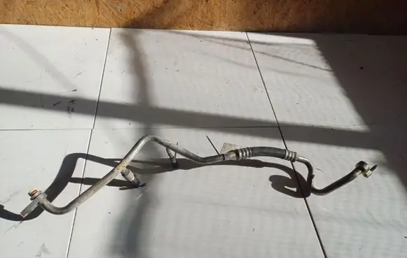 Air conditioning (A/C) pipe/hose