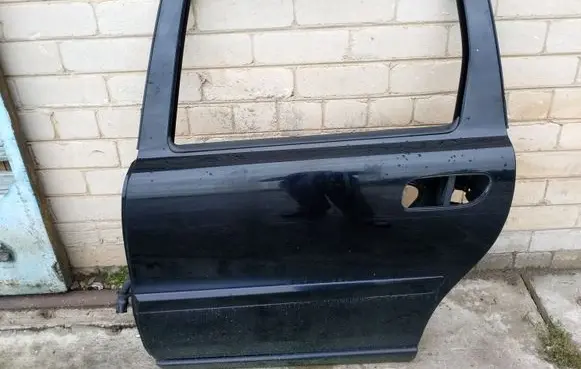 Volvo V70 Rear door 01926