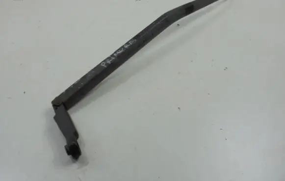 Nissan Primera Front wiper blade arm 80008637