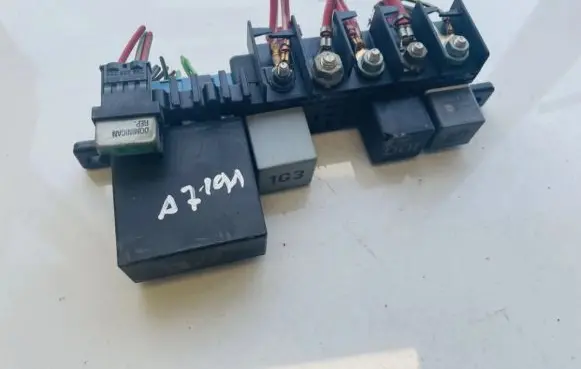 Audi A3 S3 8L Fuse box set 8l0941822 89608100