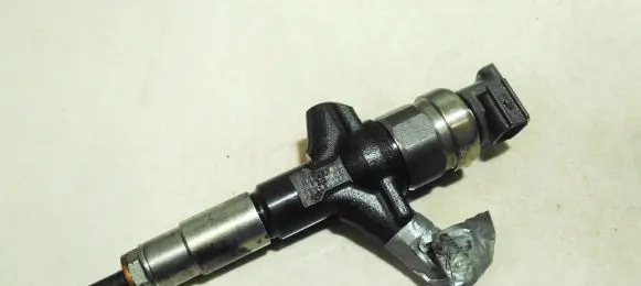 Subaru Legacy Fuel injector 16613aa030 05m11154