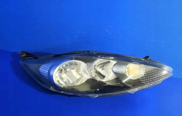 Ford Fiesta Headlight/headlamp 8A6113W029AF