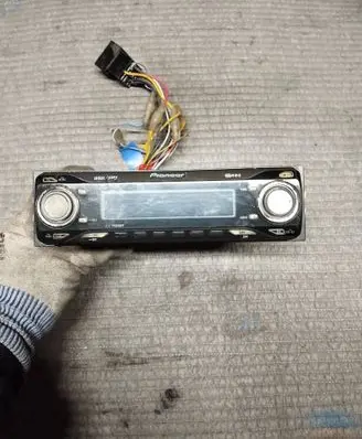 Radio/CD/DVD/GPS head unit