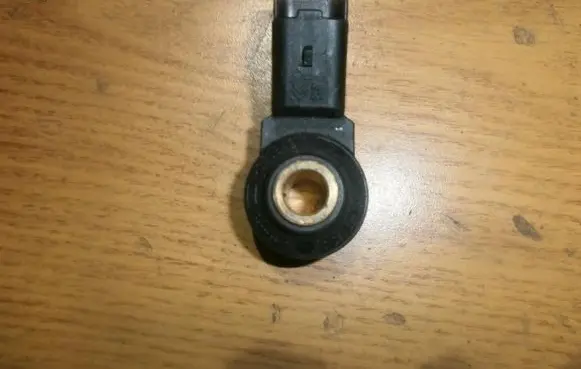 Peugeot 206 Detonation knock sensor 9645311480 0261231168